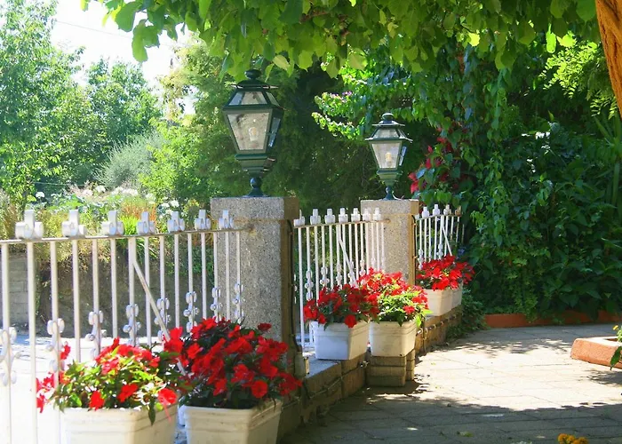 Corredoura Garden Konukevi 3*