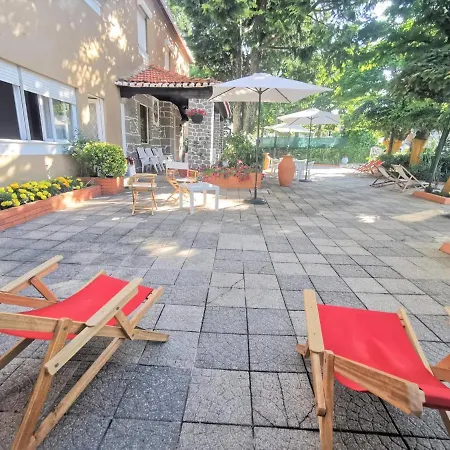 Corredoura Garden Penzion 3*