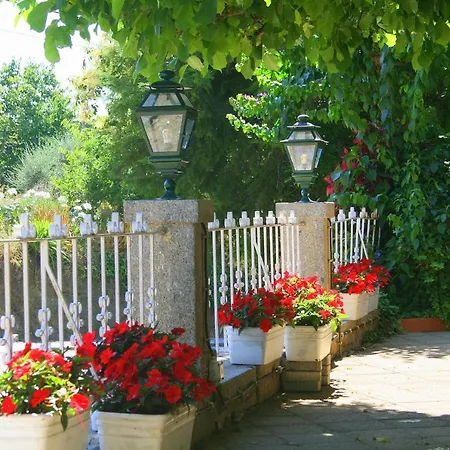Corredoura Garden Penzion 3*