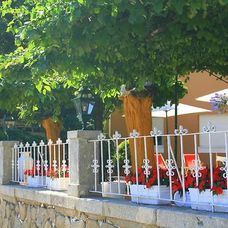 Corredoura Garden Penzion Caldelas