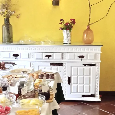 Corredoura Garden Guest house