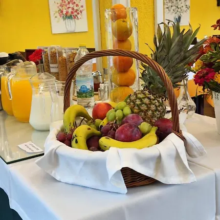 Corredoura Garden Guest house 3*