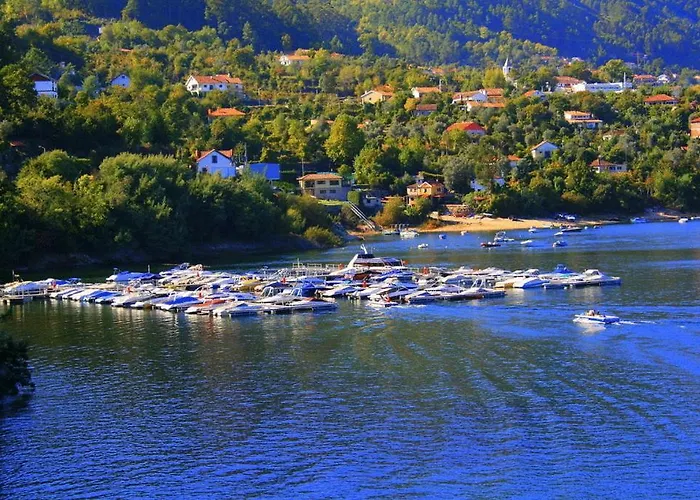 Corredoura Garden 3* 卡德拉斯